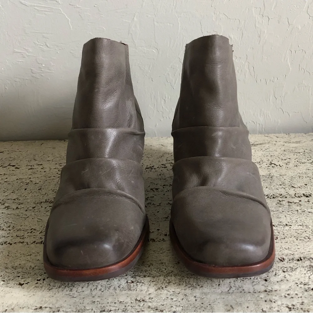 Like New Kork-Ease Heeled Leather Ankle Booties 7.5 M Boho Western Style - Picture 1 of 7